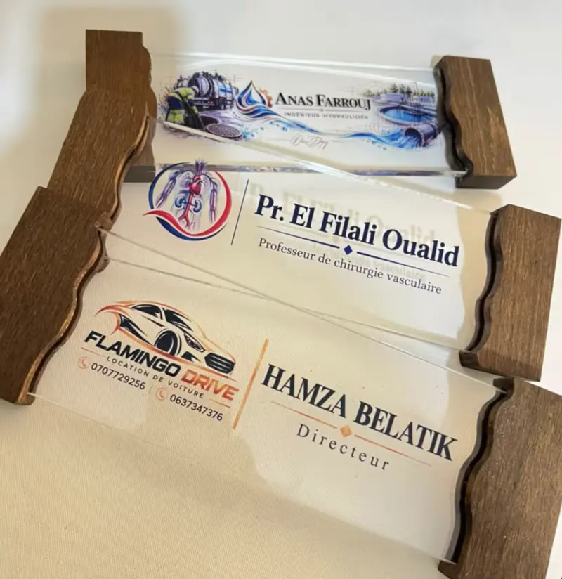 Plaques de bureau personnalisées gravées au nom de professionnels